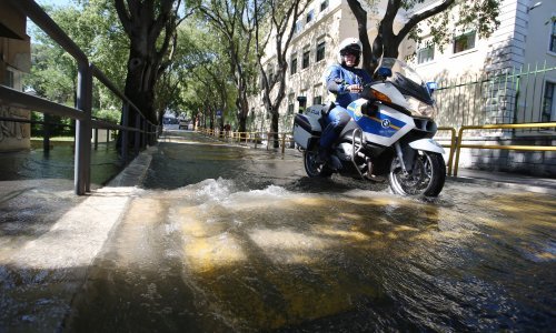 Poplava u Splitu: Pukla cijev, bujica zaustavljena, dio građana još uvijek nema vodu