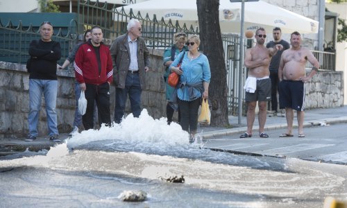 Zaustavljen prodor vode u Splitu