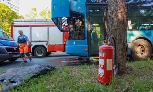 Drama: Zapalio se ZET-ov autobus na Selskoj cesti