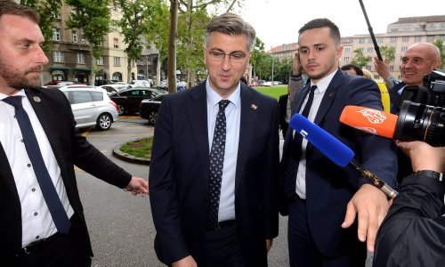 Plenković uzvratio Stieru: Bilo bi dobro da svi koji hoće pomoći to rade i kad su izbori