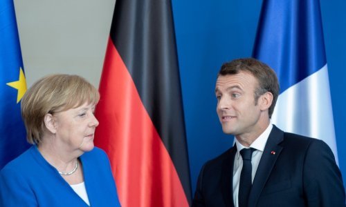 Merkel ustraje na spitzenkandidatu, a Macron želi o tome razgovarati