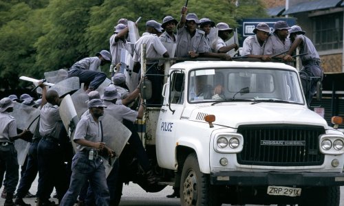 U Zimbabveu u podzemnim eksplozijama poginulo devet ilegalnih rudara