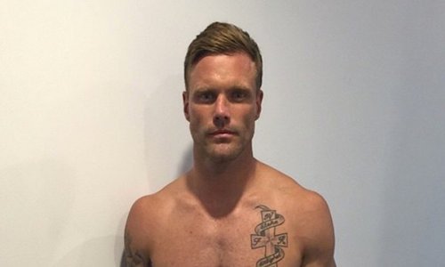 Ups: Maneken neuspješno pokušao sakriti ono što je greškom pokazao na Instagramu