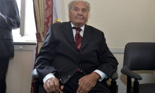 Svečano primanje na Markovom trgu: Došli Manolić, Šeks, Rojs...