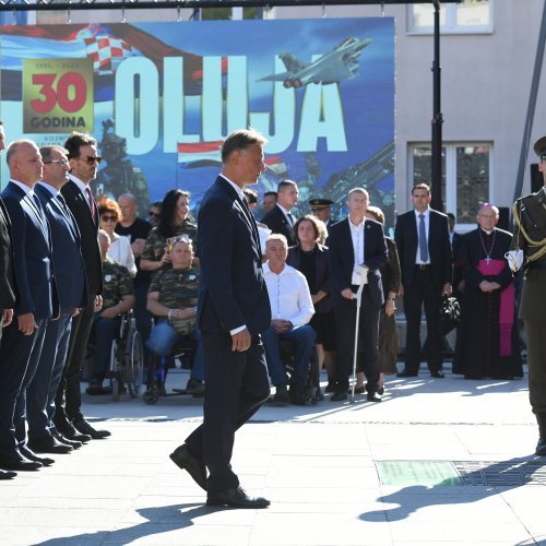 Svečanost u Kninu, polaganje vijenaca