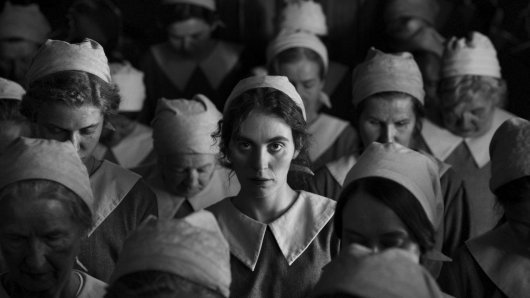 'Djevojka s iglom' - u filmu koji je neprobojni zid užasa i mizerije, čudovišta su svuda oko nas
