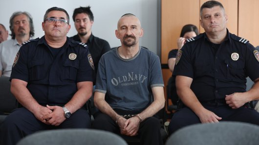 ubio šestero