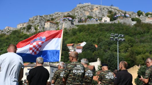 PRATIMO UŽIVO
