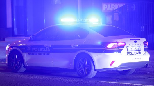 NA PARKIRALIŠTU