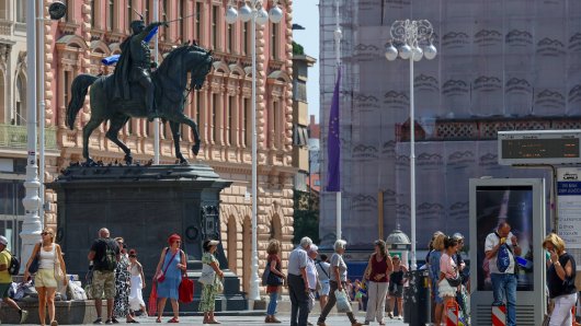 NEZADOVOLJNI PRILIKAMA