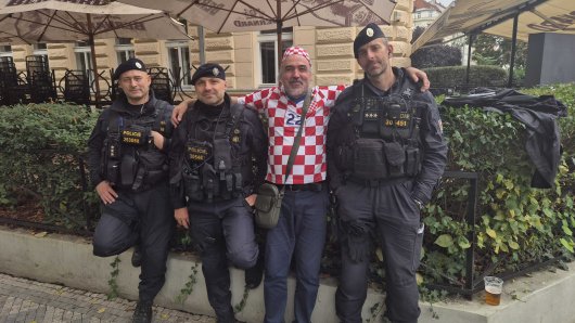 VESELO U PRAGU