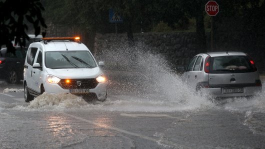 MAGLA OKOVALA ZEMLJU