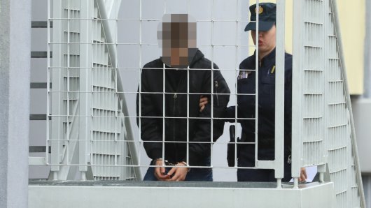 s lisicama na rukama