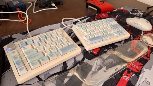 Ergonomska tipkovnica za strpljive: Isprobali smo Epomaker Split70