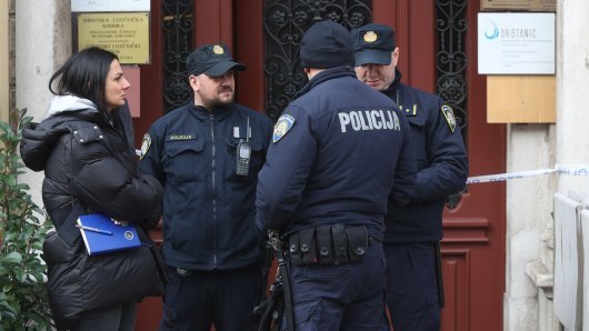 POD NADZOROM POLICIJE