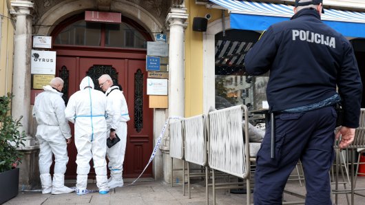 Užas u Rijeci: Djevojka umrla na stubištu, u stanu pronađen muškarac s ozljedama vrata. Cure detalji