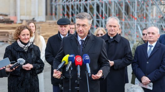 Premijer Plenković komentirao peticiju da se molitelji uklone s gradskih trgova: 'Imam poruku za sve'