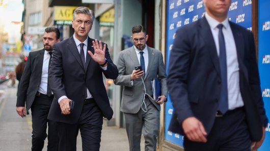 HDZ sasuo paljbu: Vulgarno potkapacitirani Hajdaš izgubljen je u vremenu i prostoru