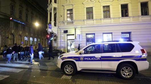 Teška nesreća u centru Zagreba: Autom pomeo semafor, udario u zgradu i radnika iz Nepala