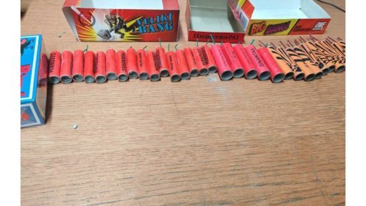 Kod maloljetnika nađene stotine petardi, policija prijavila njegove roditelje