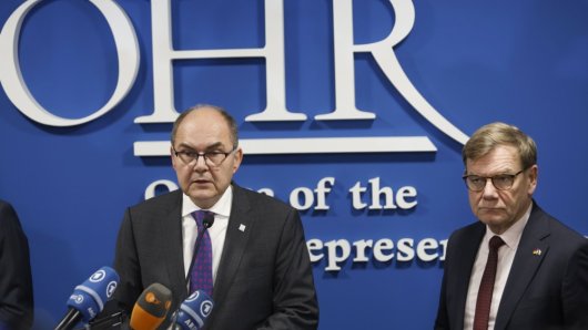 Schmidt: 'Ostat ću na dužnosti sve dok ne završim mandat'