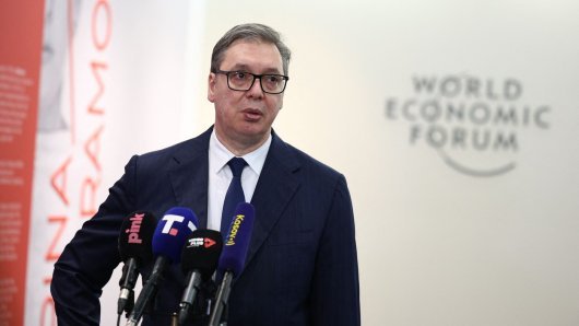 Vučić 'prao' srbijanske ministre: 'Što ste se vezali za kancelarije? Trči, bre, na teren odmah, nek' psuju ljudi!'