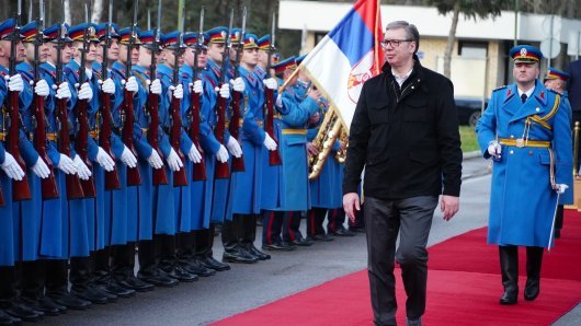 Vučić najavio: Srbija uvodi obvezni vojni rok