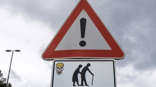 Sve više umirovljenika plaća porez na dohodak - ilustracija