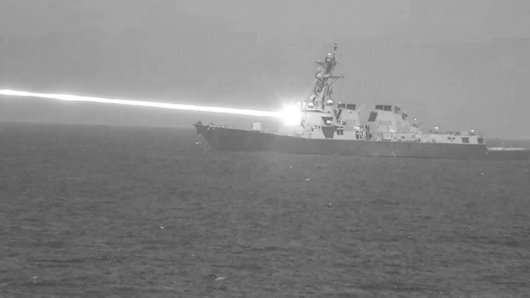 USS Preble uništava dronove HELIOS-om