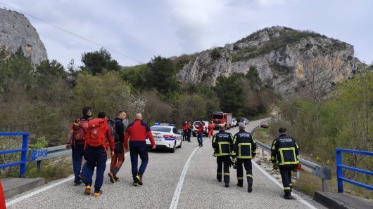 Zipline bez adekvatne opreme: HGSS spašavao Čehe u kanjonu rijeke Čikole