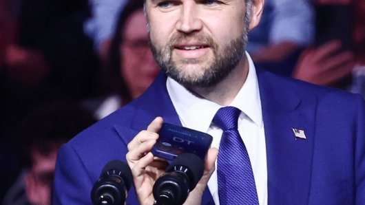 JD Vance nazvao je Trumpa uživo na skupu