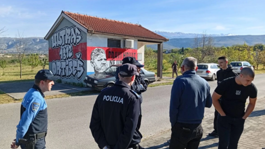 Drama u Mostaru: Mještani spriječili uklanjanje murala Praljku, stigla i policija