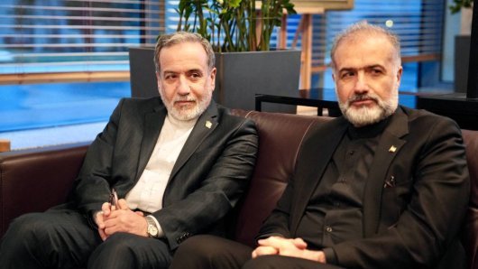 Abbas Arakči (na slici lijevo)