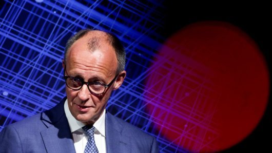 NEUOBIČAJENO IZRAVAN