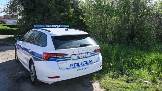 PODLEGLA OZLJEDAMA