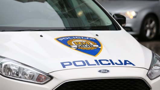 Policija privela osumnjičene za brutalni napad na stranca: Tukli ga i dok je nepomično ležao