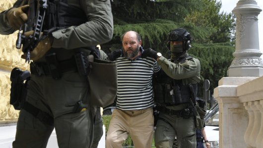 Policija odvodi Kristijana Aleksića na saslušanje u DORH