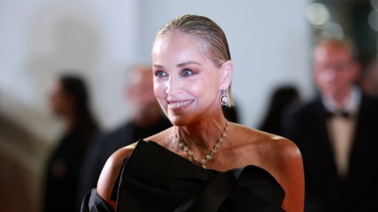 VOLE JE J.LO I SHARON