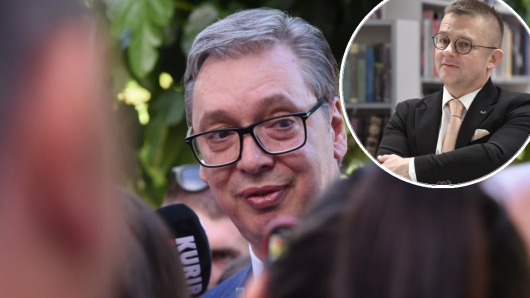 Aleksandar Vučić, Tvrtko Jakovina (u krugu)