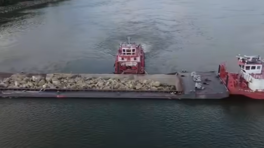 Potapanje teglenica na Dunavu
