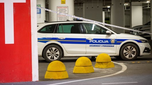 Policija u trgovačkom centru Supernova Buzin