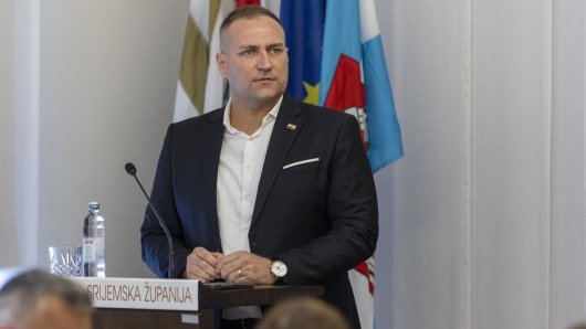 oglasio se na fejsu
