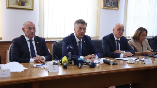 VAŽAN SASTANAK