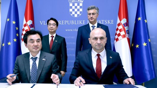Ministar nacionalne obrane Republike Koreje Ahna Gyu-back i hrvatski ministar obrane Ivan Anušić