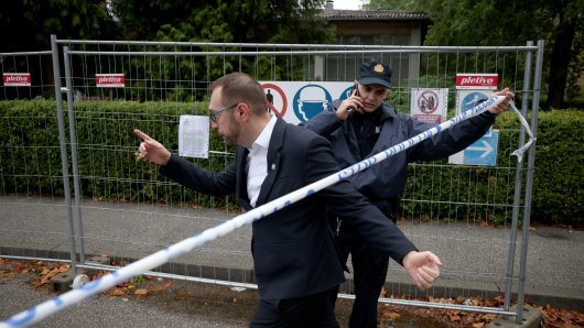 Tomislav Tomašević stigao pred školu