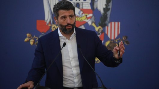 Incident trese Beograd: Vijećnica tvrdi da ju je gradonačelnik udario, oporba traži njegovu ostavku