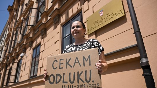 Dio sudaca više ne sudjeluje u radu suda, zbog čega se ne mogu donositi odluke