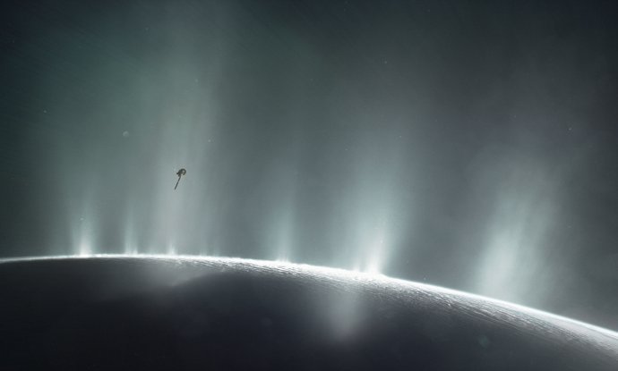 Mlazovi oceanske vode i leda na Enceladusu stalno štrcaju u svemir kroz tople pukotine u mjesečevoj kori