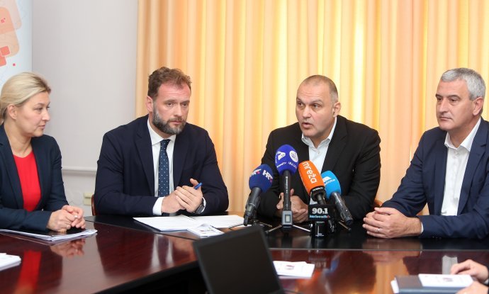 Ministar državne imovine Mario Banožić i karlovački župan Damir Jelić