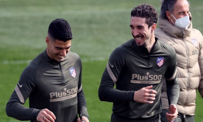Šime Vrsaljko (desno) i Luis Suarez